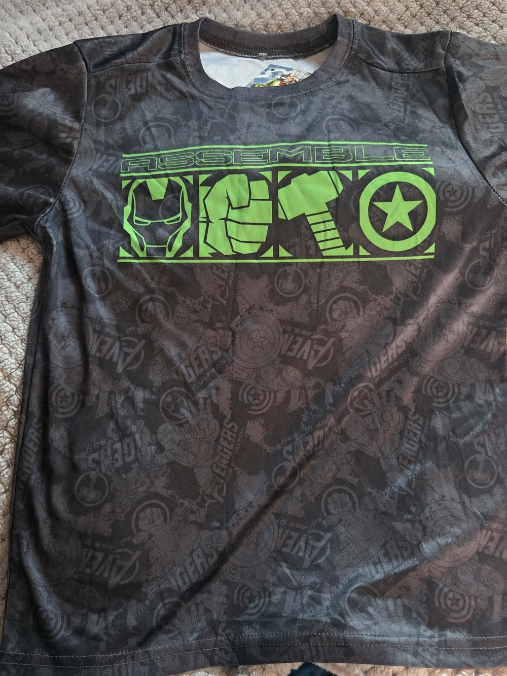 Marvel Black with Neon Green 'Assemble' Graphic Tee - Size M (8)